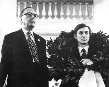 Max Euwe - Anatoly Karpov 1975
